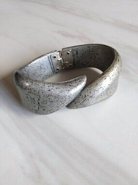 Vintage Clamper Bracelet Silver Gray Mottled Faux Metal Chunky Plastic